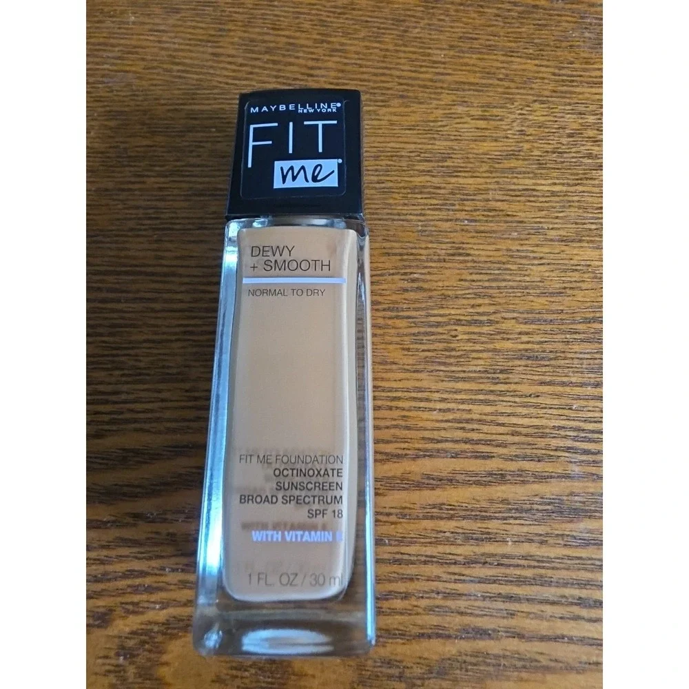 Maybelline Fit Me! Dewy‎ + Smooth Liquid Foundation, 322 Warm Honey